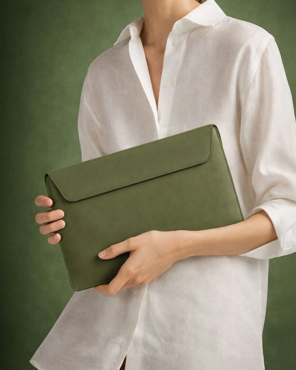 URTHEND Folio — Vegan Leather Laptop Sleeve