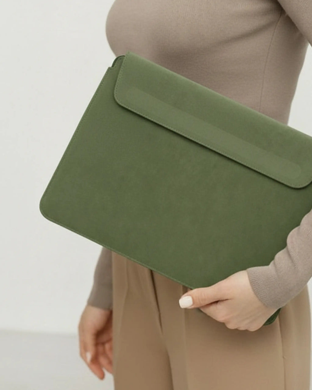 URTHEND Folio — Vegan Leather Laptop Sleeve