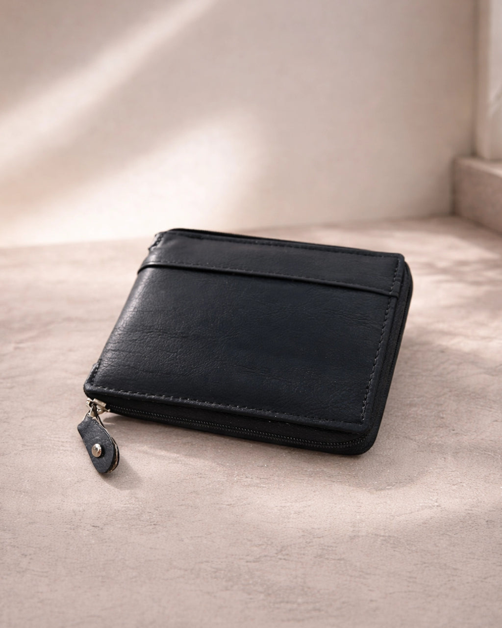 URTHEND Atlas Vegan Leather Zip Wallet