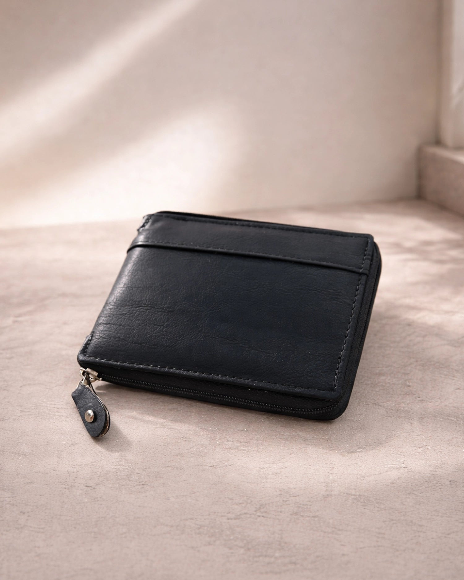 URTHEND Atlas Vegan Leather Zip Wallet